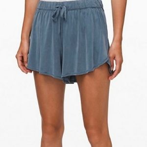 ISO flow in elegance shorts size 4